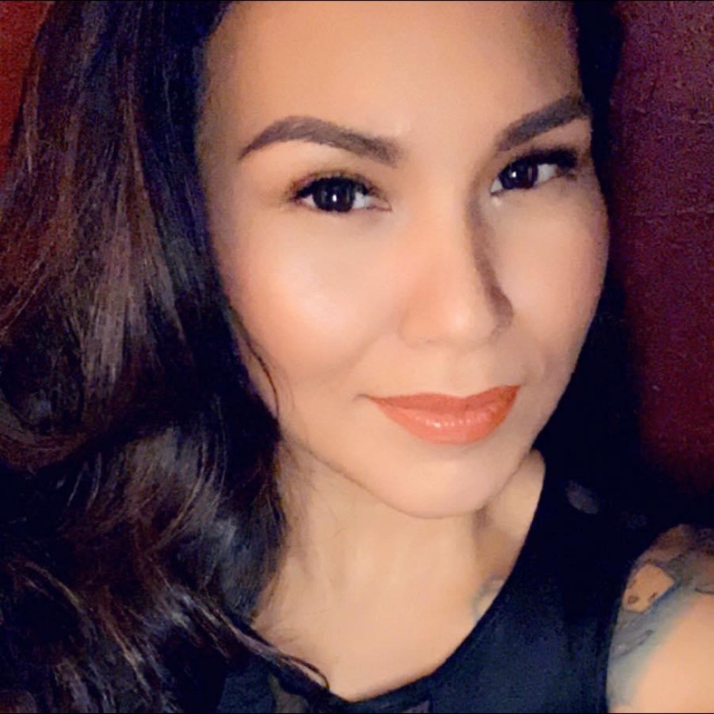 Meet your Posher, Adrianna